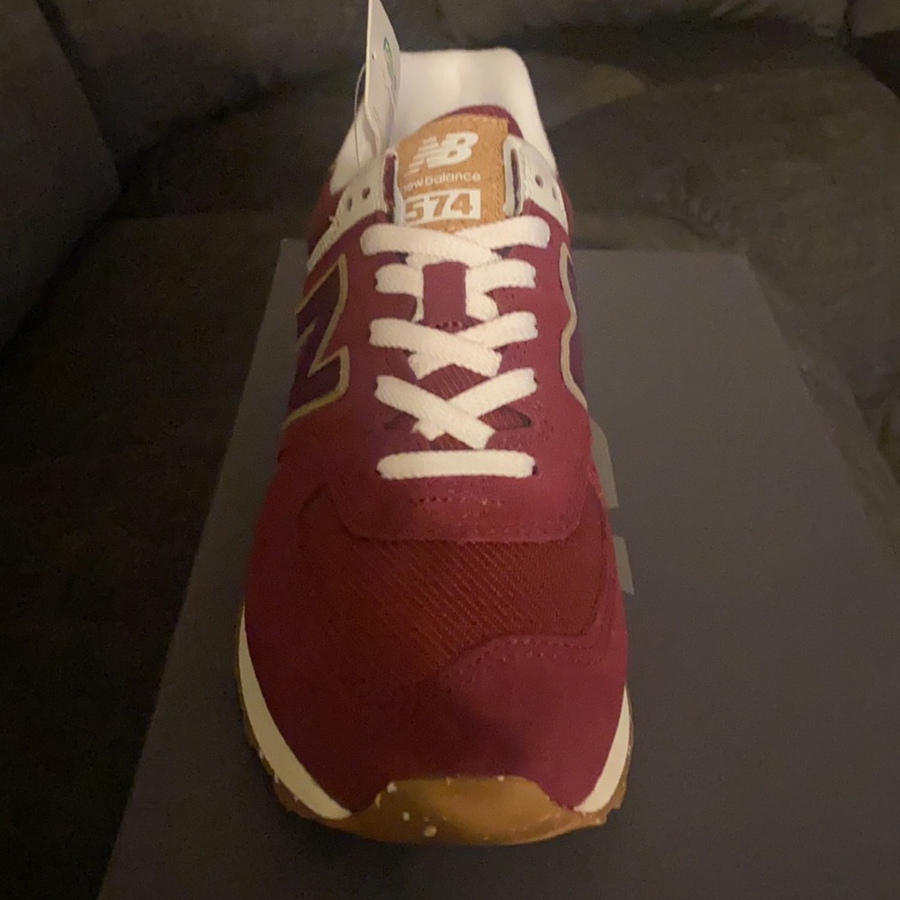 New balance - Picture 2 of 2